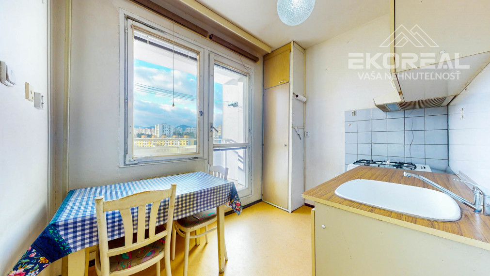 REZERVOVANÝ- BB - 1i. byt o rozlohe 38m2 + loggia a pivnica