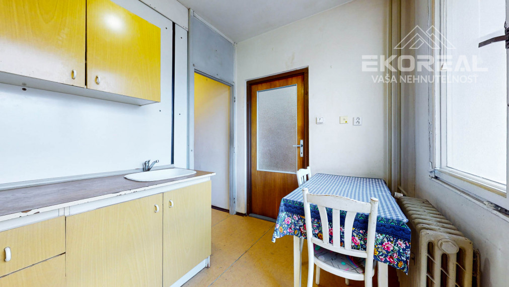 REZERVOVANÝ- BB - 1i. byt o rozlohe 38m2 + loggia a pivnica